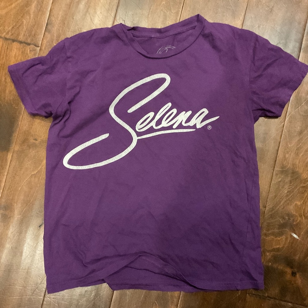 Vintage Selena Girls Shirt 🌺
